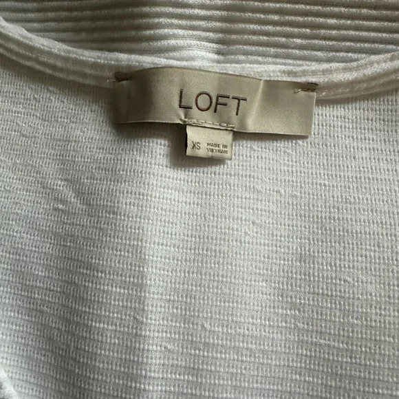 LOFT V-Neck Lightweight Ribbed Tank Top with Front Tie. Size XS. - Picture 3 of 4